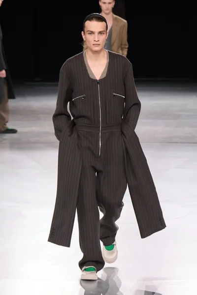 Look 14